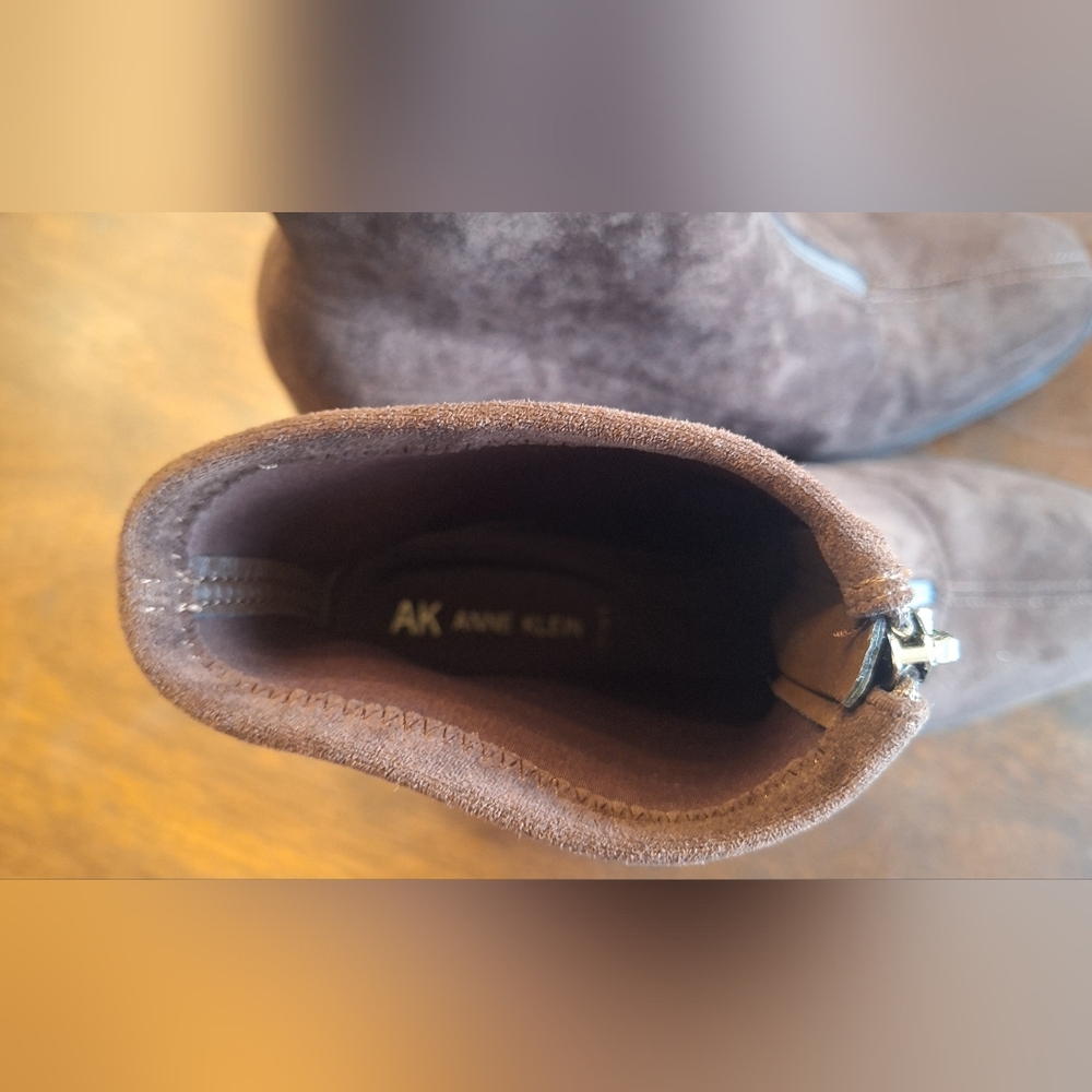 Size 8 Anne Klein Brown Suede Ankle Boots with Zipper - Picture 5 of 5